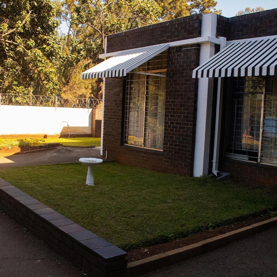 R Executive Apartments Harare Exterior photo