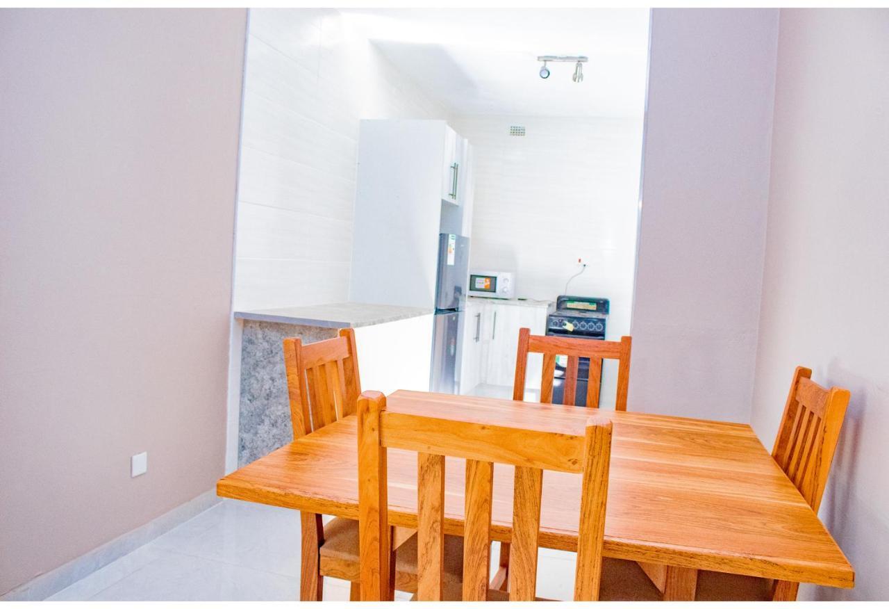 R Executive Apartments Harare Exterior photo