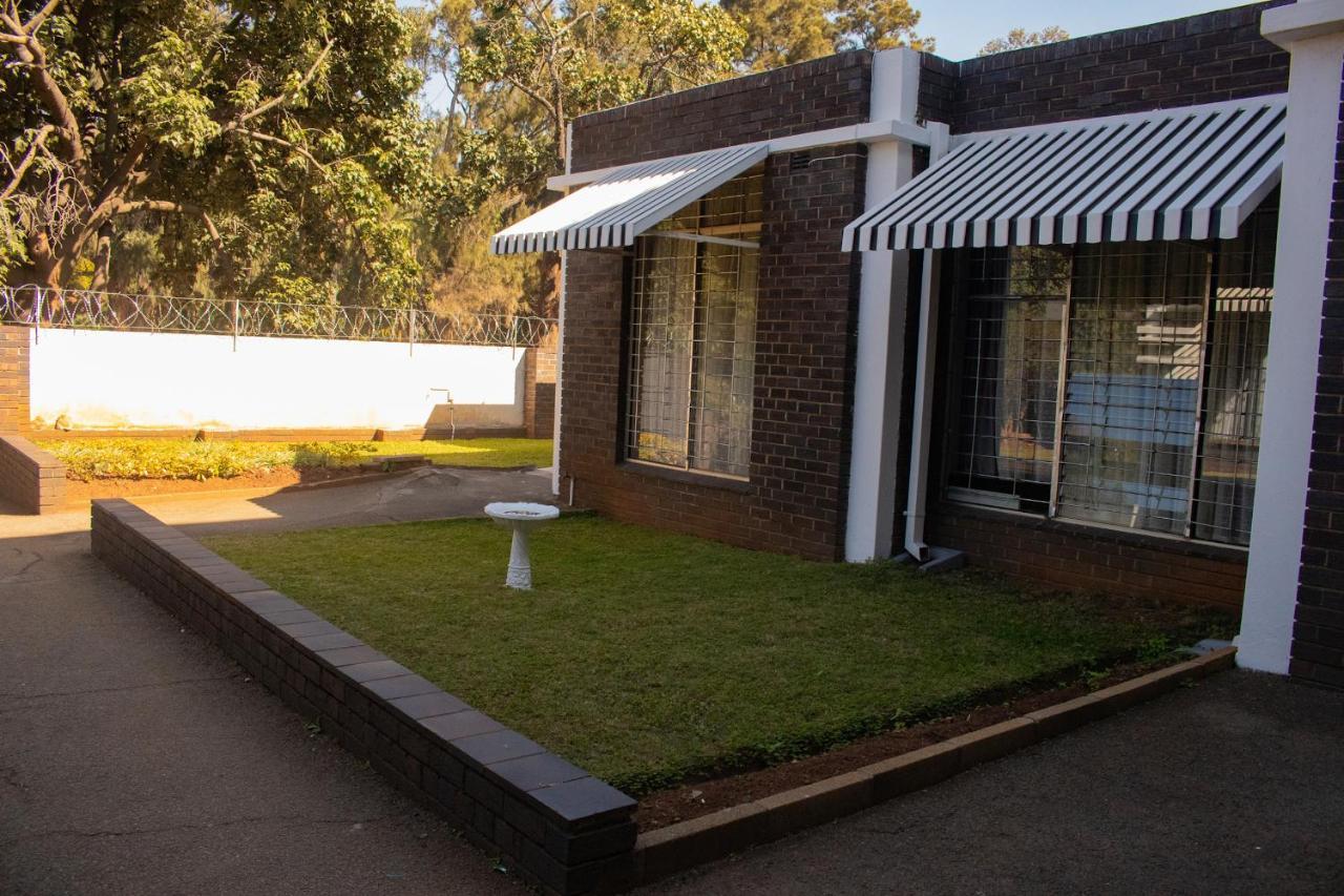 R Executive Apartments Harare Exterior photo